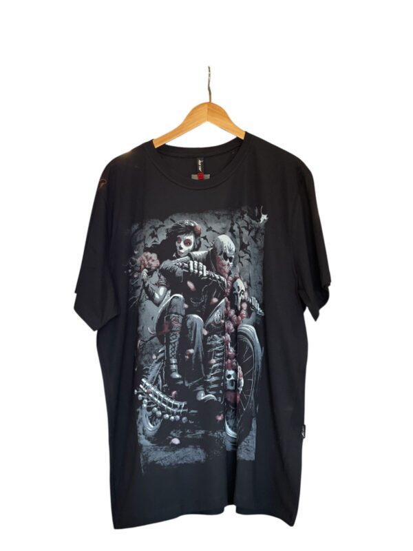 CAMISETA MASCULINA CAVEIRA